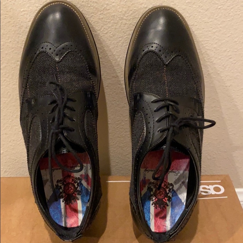 Dress shoes